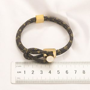 Designer smycken gåvor guld armband för män läder armband varumärke kärlek designer vår familj par gåva smycken grossist