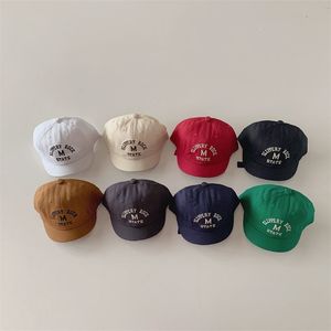 Caps Hüte Lässige Briefmütze Baby Einfache Klassische Schirmmützen Jungen Coole Stickerei Baseballmütze Mädchen Verstellbare Hüte mit kurzer Krempe 230413