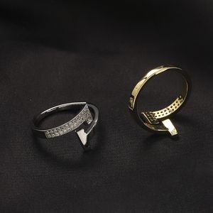 Justerbar uppsättning bröllopsringar designer varumärke smycken presentring 18k guld pläterad fjäder flickor bröllop fest diamant ring designer rostfritt stål smycken grossist