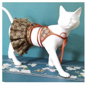 犬のための犬のアパレルファッションクロス面白いペットの猫ビキニスーツ服のスカート服屋外かわいい小さな品種
