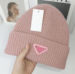 Nya män vinter unisex stickad hatt motorhuven kepsar stickade hattar klassisk sport keps kvinnor avslappnad utomhusdesigner