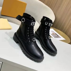 New Designer Womens Boots Martin Boots Platform Autumn And Winter Classic Ladies Boots Beautiful Casual Shoes Leather US5-11 01