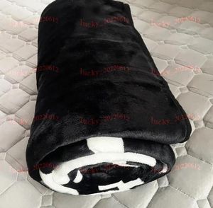 2023 Nuovo arrivato Arazzi di lusso Designer Coperta Vecchio Fiore Design classico Ufficio Pisolino Coperte Telo da bagno da viaggio Morbido pile invernale Scialle Coperta HT010501