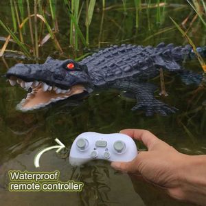 電気/RC動物2.4GHzリモートコントロールワニの水中シミュレーションフィッシュスイミングアイを輝くおもちゃ長バッテリー寿命リモコンボートQ231114