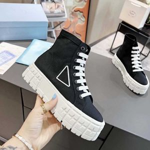 High Quality running shoe Men Women designer shoes sports sneakers runner boost Bone Dazzling Blue Tailgate zebra Sneaker good