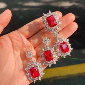 Naszyjnik Ustaw luksusową biżuterię dla kobiet Vintage 10 14 mm Ruby Crystal Wedding Anniversary Otwarty Regulowany Pierścień Wisij