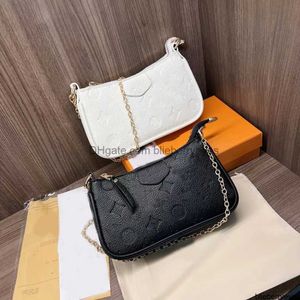 Designer Bags Embossed Chain Series Small Square Bag Black And White Shouder Bags Top Quality Genuine Leather Handbags Womens Crossbody