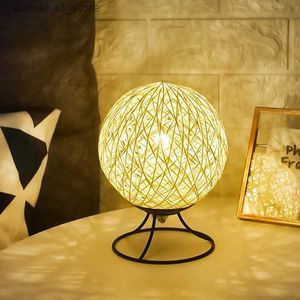 Nocne światła LED Lampa stołowa Drewno Bal Ball Light Dimmable Linen Ball Rattan Abshade USB sypialnia nocna światło światło wystrój domu Q231114