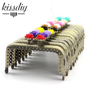 Akcesoria części torby Kissdiy 10pcs 8.5cm głowica róży Wzór torebki torebka zabytkowa brązowa kwadratowa torba kiss campur koronkowe metalowe akcesoria do majsterkowania 231114