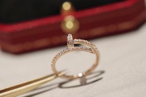 Womens fino anel de unhas de alta qualidade Designer Anel de moda anel de diamante para mulher homem Galvanoplastia 18k Classic Premium Rose Gold com caixa