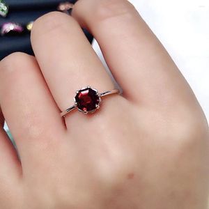 Cluster Rings 0.6ct 6mm VVS Grade Natural Garnet Ring Real 925 Silver Simple Sterling Crystal For Daily Wear