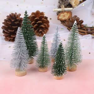 Figurine di oggetti decorativi 3 pezzi Albero di Natale Mini Pino con base in legno Decorazioni per tavolo da casa fai da te Miniature SL 79 cm 231114