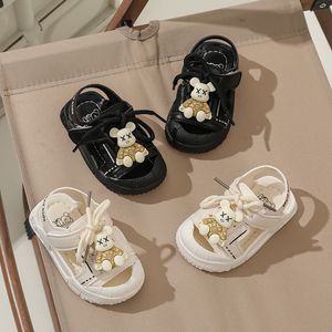 Sandaler Summer Little Girls Sandaler Flower Simple Söta rosa gröna barn Sandaler Småbarn Baby Soft Casual School Barnskor 230413