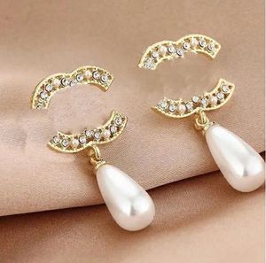 3style Classic Vintage Style lettera Designer 18K Placcato Stud lettera di marca Orecchini di perle per accessori per gioielli da donna regali di nozze di alta qualità