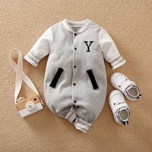 Rompers Spring and Autumn Boys Girls Casual Baseball Jersey Cotton Wygodny Bodysuit niemowlęcia z długim rękawem 231113