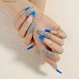 Fałszywe paznokcie Rhinestone Glitter False Paznokcie z klejem 24pcs/zestaw Fałszywe paznokcie na Boże Narodzenie DIY PAW PAWIĘ Profesjonalne akcesoria paznokci Q231114