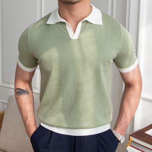 Herrpolos sommarstickande lapel t-shirt Polo Camisa Hombre British V-ringad färg Matchande krage casual Slim Polo Men's Shirt Mannen Polo 230414