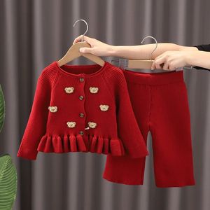 Set di abbigliamento Ragazze Set di vestiti lavorati a maglia Autunno Inverno Bambini Natale Cappotti Maglioni Pantaloni 2 pezzi Vestito da festa per bambino Costume bambini 6 anni 231113