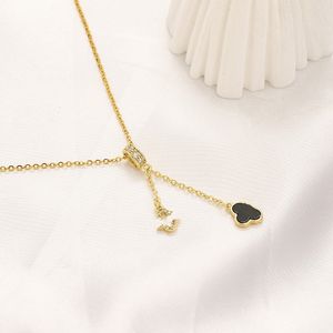 Designer kettingen 18k gouden mode liefdesbrief hanger ketting voorjaar geschenken sieraden longketens luxe merk choker diamanten sieraden groothandel zg2267