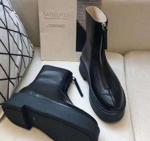 Stivaletti Chelsea alla caviglia Zeppe piatte Stivaletto grosso Piattaforma in pelle liscia Cerniera Slip-on Punta tonda Tacchi larghi The Row Per le donne appositamente elaborati Caldo quotidiano