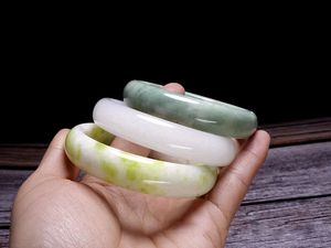 Bangle Natural Jade Bransoletka Bransoletka Budzikia Moda Akcesoria Ręcznie rzeźbione szmaragdowe bransoletki Lady Partygoods 231114