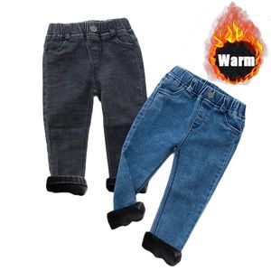 Byxor baby barn vår höst vinter tjocka varma jeans med fleece i 1-7 år pojkar flickor casual denim pants barn barn byxor 231114