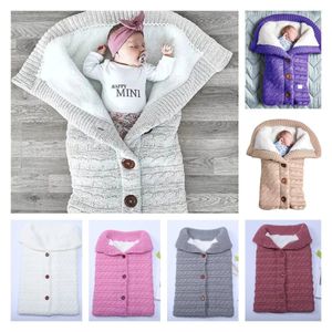 Pyjamas Autumn Winter Baby Boy Girl Sleeping Bag Knapp Sticked Kid Sleepsack Footmuff Woolen Plush Born Knit Wool Swaddling Filt 231114