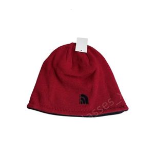 Designer de gorro do norte voltado para o chapéu de alta qualidade outono e inverno bordando bordado chapéu de malha de dupla face vestindo chapéu de lã Caminhando a frio de proteção