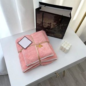 Set di asciugamani da bagno in tinta unita asciugamano unisex 2 pezzi / set set di asciugamani da spiaggia con ricamo assorbente da bagno in velluto corallo modello bianco arancione semplicemente JF009 C23