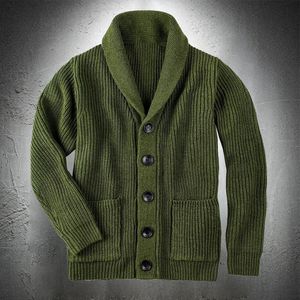 Męskie kurtki armia zielony sweter sweter męski Poleśnia gruboziarnista wełna zagęszcza ciepła swobodna moda przycisk ubrania 231113