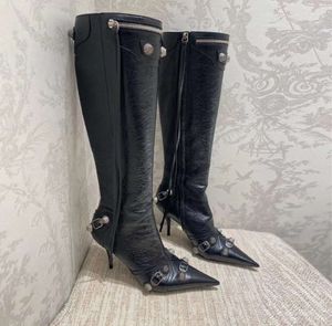 Cagole stivali al ginocchio in pelle di agnello con fibbia decorata con zip laterale scarpe a punta con tacco alto stivale alto di lusso per calzature da donna