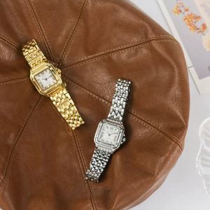 Armbandsur Luxury Fashion Square Women Watches Brand Ladies Quartz Wristwatch Classic Silver Golden Femme Steel Band Relojes Para Mujer