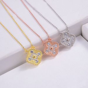Diamond Four-leaf Clover Necklace Women Pendant Gold Plated Titanium Steel Designer Jewelry Valentine's Engagement Gift