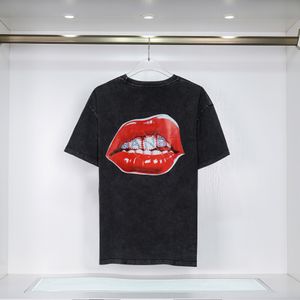 Listy marki importowane dekoracje gorącego wiertarki Wsporne Big Red Lip Printed T-shirt z krótkim rękawem mężczyźni i kobiety w tym samym kolorze, czarno-biały