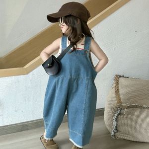 Overaller stil och flickor byxor enkla kläder casual bebis denim byxor koreanska barn orsakar stil hängslen pojkar vår 230414