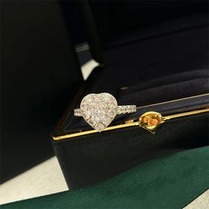 ringdesigner för kvinna full diamant hjärtaform utan att falla av diamant 925 silver klassisk stil avancerade material
