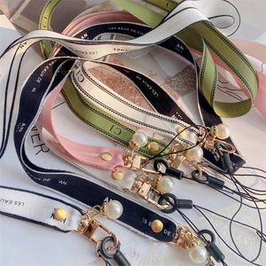 Designer Mobile Phone Lanyard Men Womens Luxury Mobile Phone Charm Letter Pearl Neck Straps Office ID Card Lanyards Luxury Lanyard Wristband