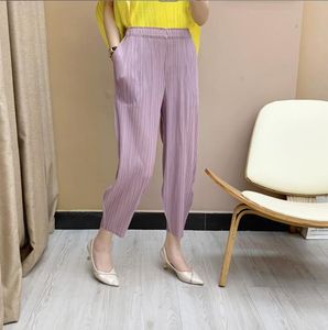 Luxury quality Issey women's three homestead women's pleated slim fitting pants with cropped pants and pleated pants 21