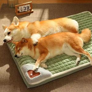 犬小屋のペン冬の温かい犬のマット贅沢なソファ猫用の格子縞のベッド犬綿毛睡眠洗浄可能なペットベッドペットマット231114