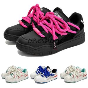 Flerfärgad designer Parstil Bakery Casual Shoes Man Woman Black Pink Blue White Sports Casual Outdoors Sports Sneakers 36-44