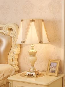 Table Lamps European Luxury Fabric Crystal Court Bedroom Study Tabletop Lamp Jade American Living Room Decor Wedding Gift Lights