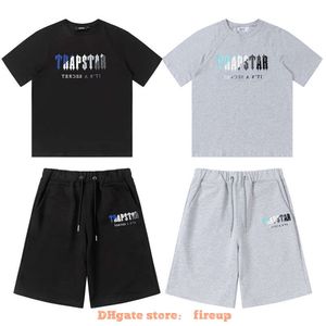 Designer Moda Roupas Mens Tees Camiseta Trapstar Toalha Bordada Carta Manga Curta Shorts Rua Verão Homens Mulheres Casuais Terno Esportivo