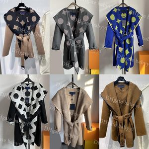 Kvinnor jackor för kvinnor Trench Coat Designer Windbreaker Fashion Hooded Cloak Letters Style With Belt Slim Lady Outfit Jacket Woolen Black Coats Old Flower Mönster