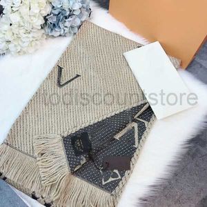 Designer Scarf for Mens Womens Winter Wool Fashion Classic Cashmere Echarpe Ring Luxury Plaid Shawl Homme 7th1a