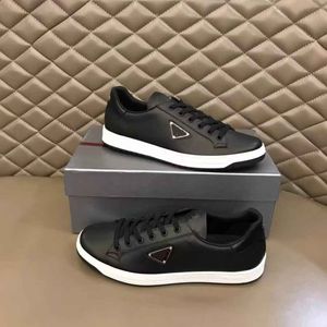 Weiß Schwarz gebürstetes Leder Turnschuhe Schuhe Herren Skateboard Walking Luxus 2023 Rabatt Schuhe Emailliertes Metall Komfort Casual Outdoor Trainer EU38-46