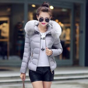 女性ジャケットスウィーメンのパーカー2023秋と冬の新しい短い毛皮の襟女性の大きな綿のコート