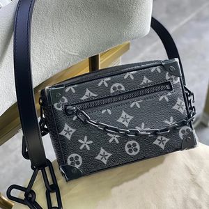 Luxury Mini Soft Trunk Box M44735 Chain Bag Black Emponsing Womens Man Designer Louvis Shoulder Bags Multi Pochette Tote Handväska Cross Body Leather Clutch Bag