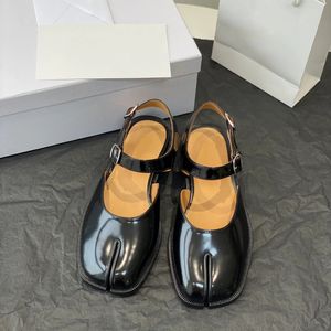 Women Tabi Ballerina Shoe Luxury Designer Sandal Half Casual Shoes Ballef Fashion Flat Leather Slippers Ankle Heel Slip On Boot Lambskin Calf Dance Loafers Size 35-40