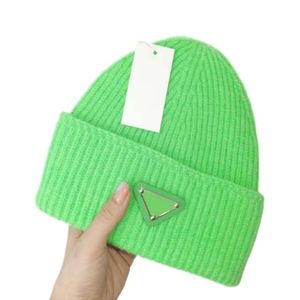 Designer Fashion Luxury Sticke Hat Classic Men's and Women's Letter Borderless Hat Högkvalitativ vinter Fritid utomhusskidhatt