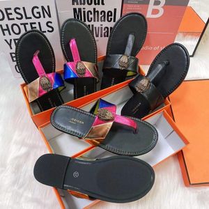 Kurt Geiger Flip Flops Slippers Women Handals Stitching Fashion Luxury Rainbow Slipper Slides Flat Shoes Eagle Heager Buckle بالإضافة إلى 37-41 الحجم